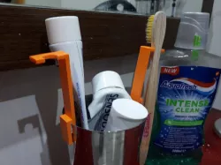 Toothbrush holder