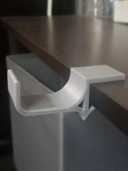 Headphone holder clip on 