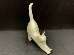 Low poly stretching cat