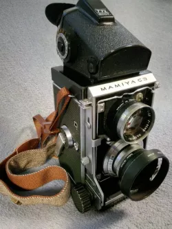 Mamiya C-series adapter for Kiev88/Salyut prism viewfinders