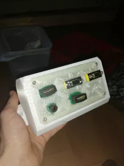 Port hub for desk 