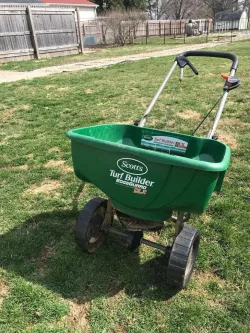 Scotts Turf Builder Edgeguard  DLX Mixer Cap