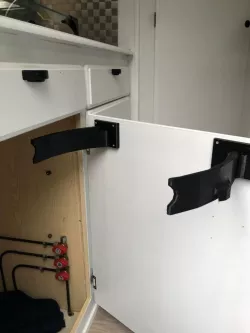 Garbage bag holder