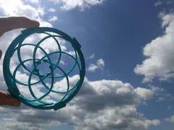 Jointless Iris mechanism, compliant design