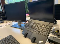 Organized laptopstand