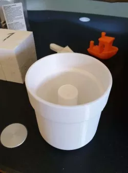 Pythagoras cup