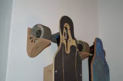 Electric longboard wallmount for 96mm wheels