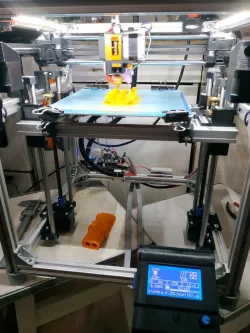 HyperCube Evolution on 2020 extrusion & MK9