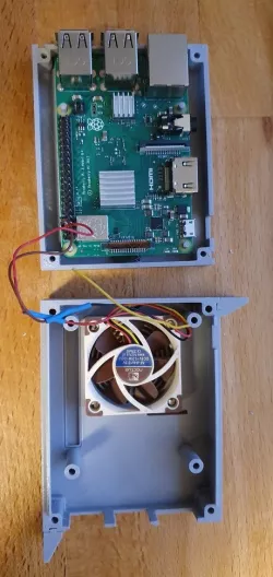 Raspberry PI 3B+ case with space for 40x10 5V fan Noctua NF-A4x10