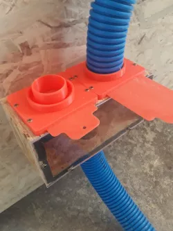 Air extraction connection with valve