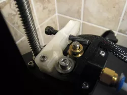 Creality / Ender 3 Extruder Arm Screw Tensioner