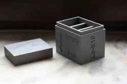 LP-E10 Battery case