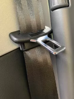 Seat Belt Clip assist