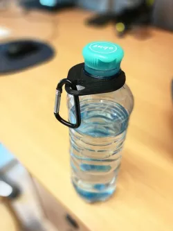 Bottle clip