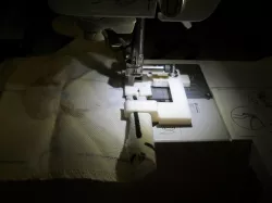 drop in wide hem foot 1/2 in / drop in sewing guide