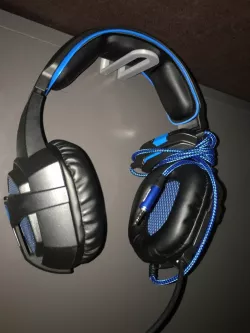 Ergonomic Headphone Holder