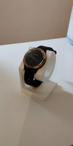 Garmin Vivomove HR watch stand