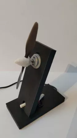 Desk fan