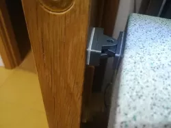 Sujeta puerta con imanes