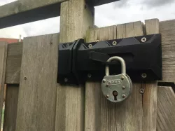 Slide Lock (bolt)