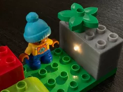 Smart LEGO Duplo brick