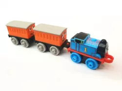 Thomas minis: Annie & Clarabel coaches