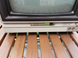 Commodore 1702 control door