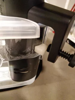 sous vide corner clamp spacer