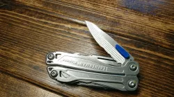 Leatherman Wingman easy open thumb tab