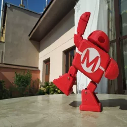 Makey dancing robot of the Maker Faire