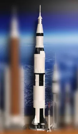 NASA Saturn V Apollo, 1/200 scale.