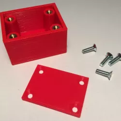 Customisable 3D printed boxes with screwable bolts