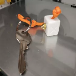  KEYRING_Calibration Cube with "your first noozle" screwed place KEYRING