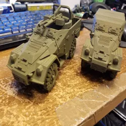 BTR-40 armored personnel carrier 1/35 1/100 scale