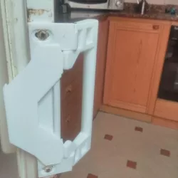 Fridge mechanical hinge