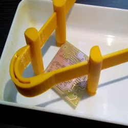 Holder and clamp for PCB etching in a rocker tank - Halter zum Ätzen von Leiterkarten auf einer Wippe