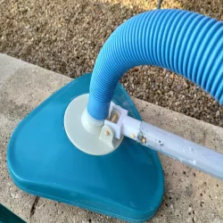 Pool broom axe