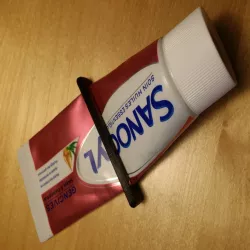 Toothpaste squeezer