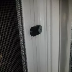 Window Screen Clip