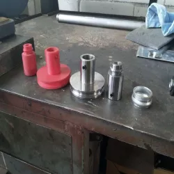 Bead roller dies for rolling beads to pipes