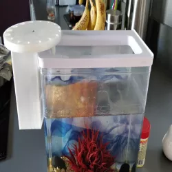 Fish feeder