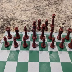Magnetic simple OpenSCAD chess set with alternate knight