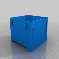 Stackable box with lid