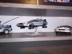 Stand for welly's Back to the futur 2 delorean