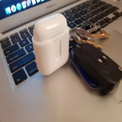 AirPods keychain v2
