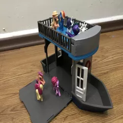Doll Boat House