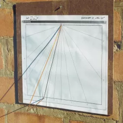 Sundial - wall-mounted gnome fixing - customizable 