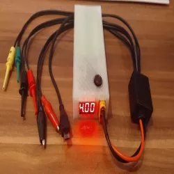 Portable variable output powerbank 4-28V