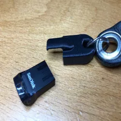 SanDisk Ultra Fit USB-Stick Keyholder
