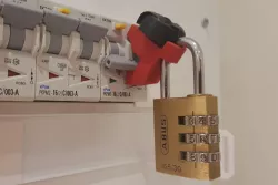 Universal Fuse Locks - Lock & Tagout